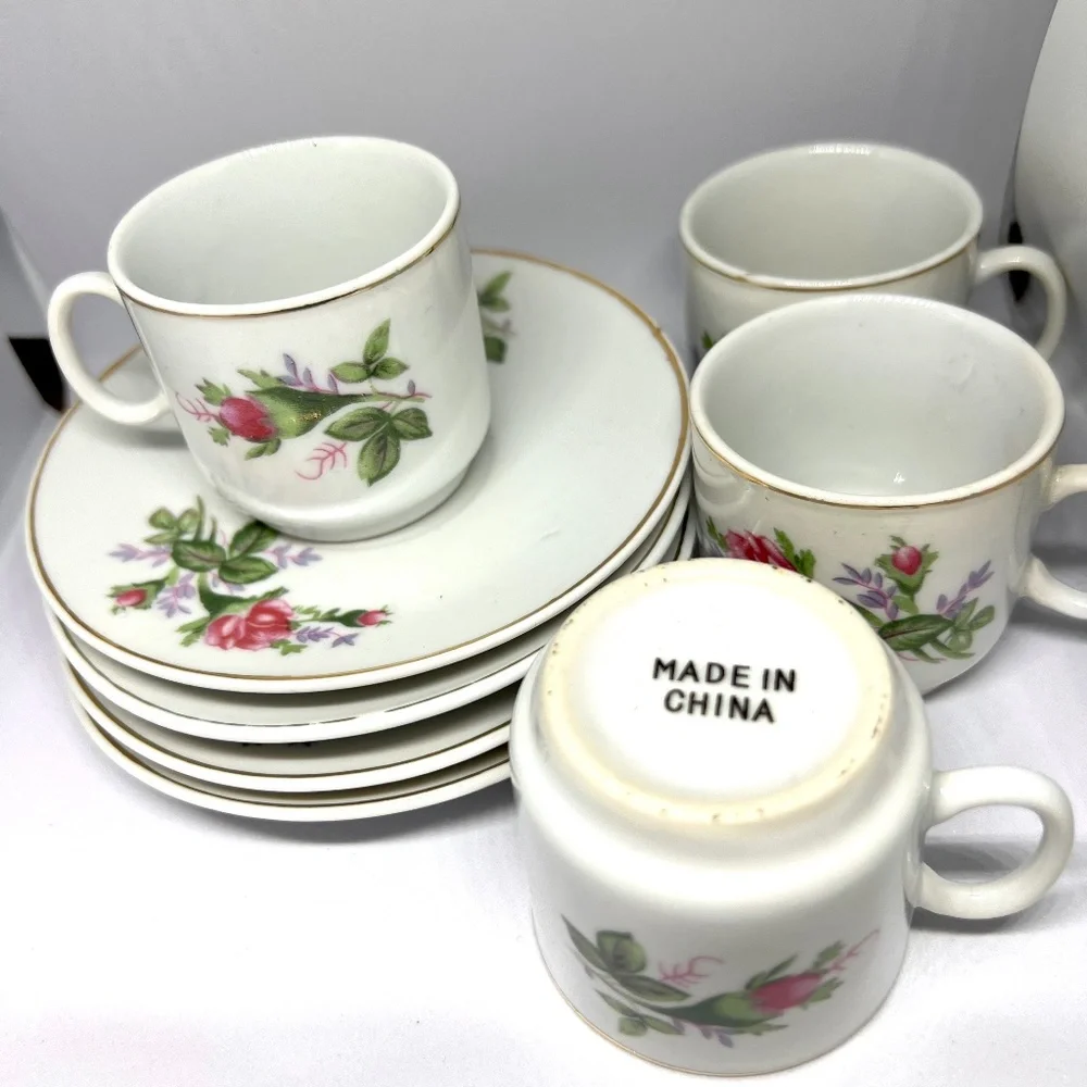 Vintage Demitasse Set of 4 Tea Cups w/ Saucers Rose Floral Pattern Made in China - Picture 3 of 9